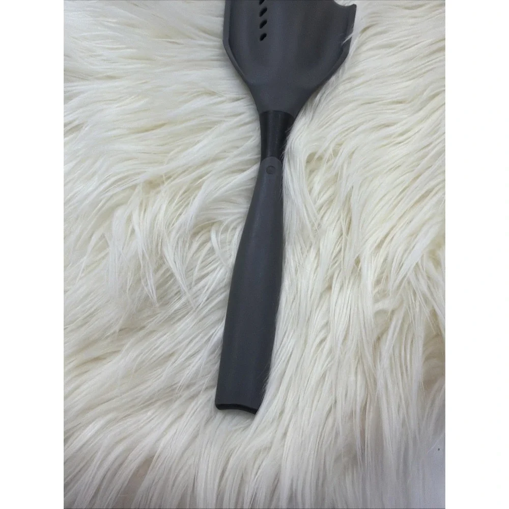 Pampered Chef ~NEW~ SILICONE MIX 'N CHOP SPATULA - Chop + Scoop + Drain + Serve!